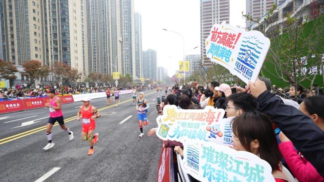 武汉马拉松圆满落幕 电力护航赛事成功