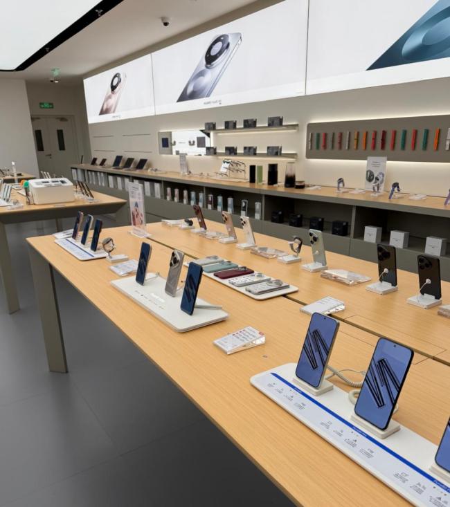 实探“涨价潮”下的手机市场：涨幅多为300至500元