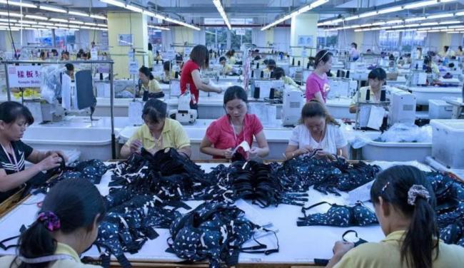 油价波动冲击纺织化纤行业 老本传导重塑浪费选拔