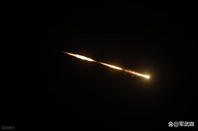 伊朗出动多军种无人机部队 新战术重创美以