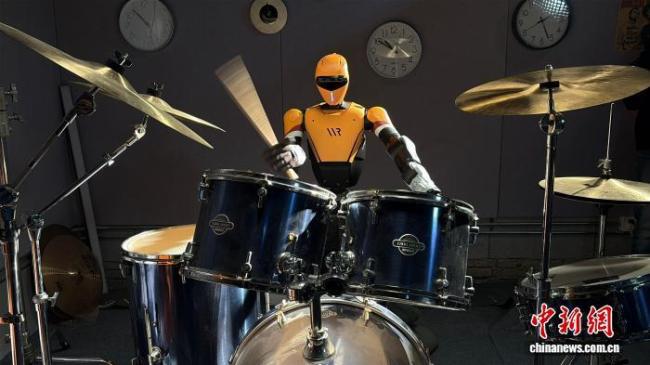 西湖大学发布世界首款身外化身机器人 实现毫秒级同步复刻