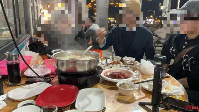 感染HIV的老人们被“隔离”的晚年 孤独与歧视中的生存挣扎