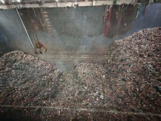 中国的垃圾焚烧厂真的“吃不饱”吗