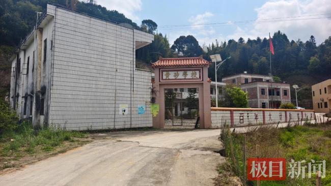 梅姨藏身地紧邻小学村民直呼后怕 人贩子曾隐匿于此