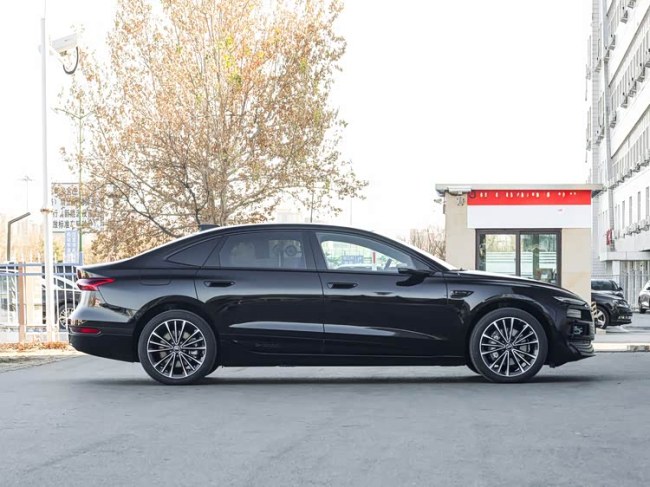 全新奥迪A6L e-tron预售 800V高压平台引领电动新潮