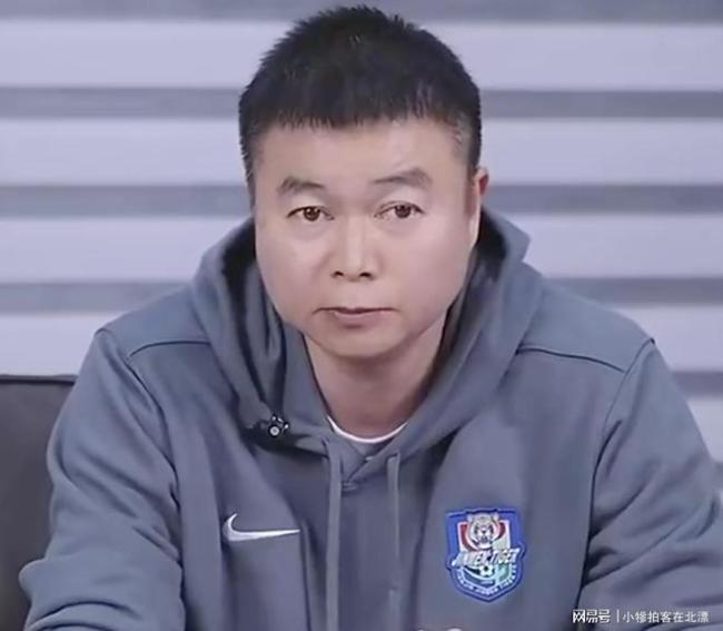 52岁于根伟破防！将主播踢出连线 不满引援质疑