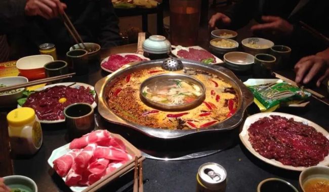 工作压力大是年轻人猝死主因 警惕隐藏的健康隐患