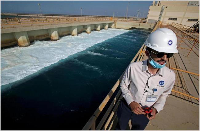 三维地图解密：伊朗手里最致命的底牌不是核弹，而是这56座海水淡化厂 海湾生命线之争