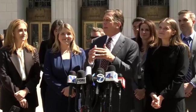 女子网络成瘾 平台被判赔600万美元 社交媒体首次担责