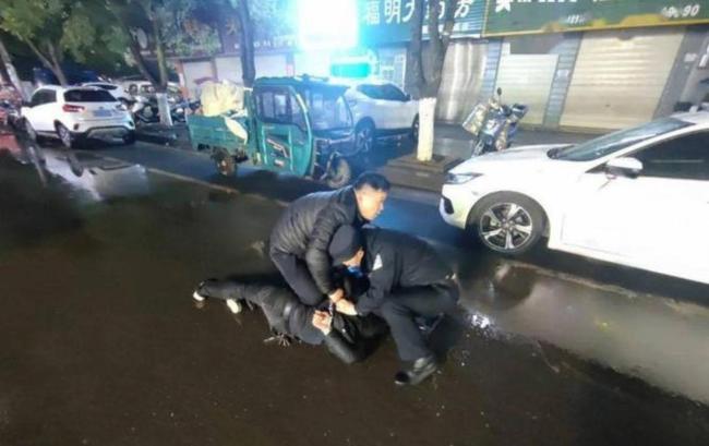 男子做噩梦“进去了”当天被抓 砸豪车未遂梦成真