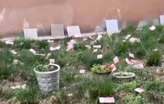 重庆警方通报“小区有人高空撒钱”