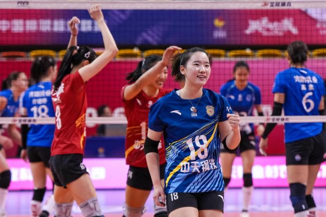 女排超级联赛总决赛江苏3-0上海 主场完胜开启决赛征程