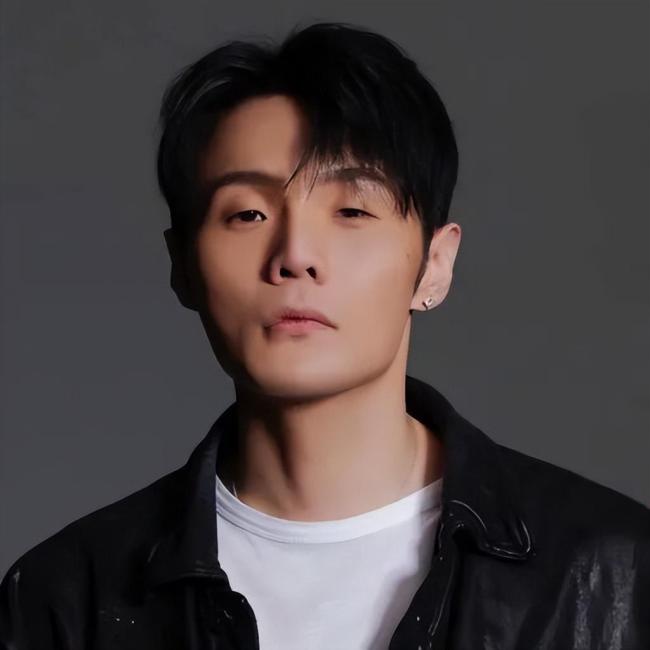 李荣浩指责单依纯强行侵权唱《李白》 婉拒授权仍被翻唱