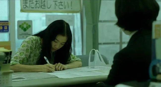 身上现金只剩300块，跌麻的年轻人，像女娲补天一样补仓 市场下跌中的坚守与反思