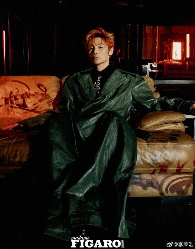 李荣浩喊话单依纯侵权 律师解读 版权争议再起波澜