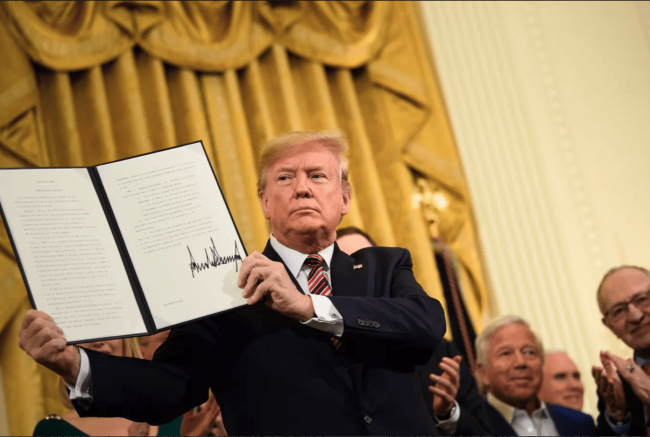 开战满月伊朗没被打趴