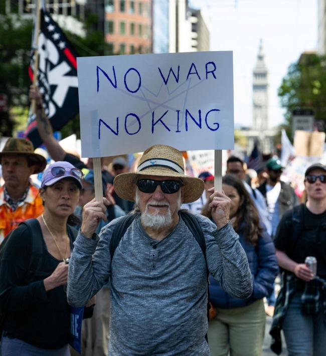 民调：选民对特朗普不满意率创新高 经济问题成主因