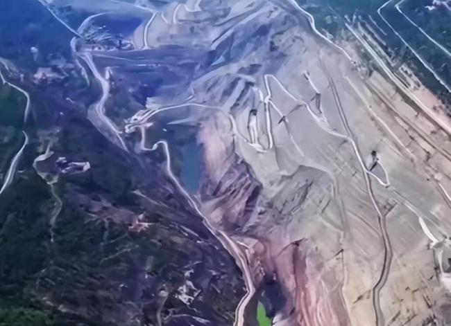 966万吨!四川惊现世界第二大轻稀土矿,谁将掌控全球矿产的未来? 中国稀土再添“王炸”