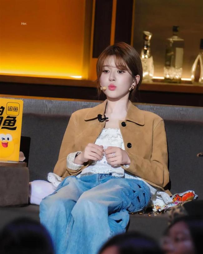 赵露思一顿解释之后更好笑了 甜妹跨界脱口秀引发热议