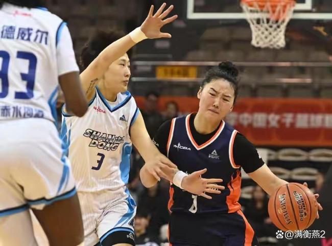 26岁女篮中锋闪耀WCBA季后赛