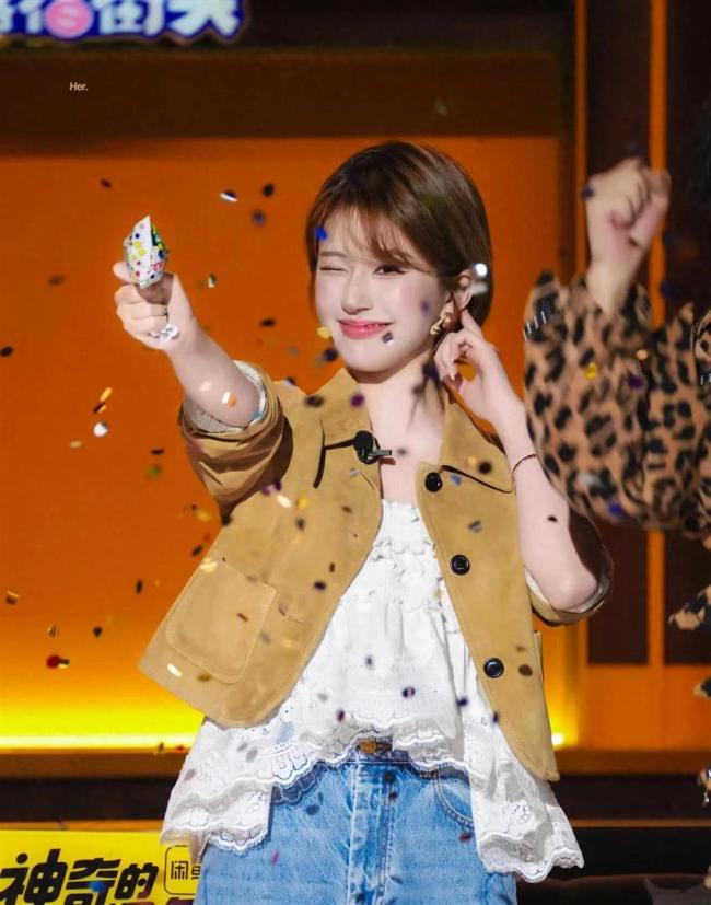 赵露思一顿解释之后更好笑了 甜妹跨界脱口秀引发热议