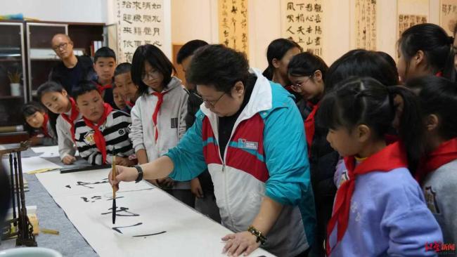 韩红基金会携千万物资返什邡