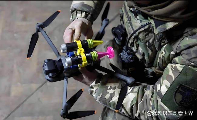 俄军无人机扎爆乌无人机电池 空中拼刺刀新战术