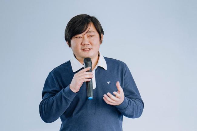 张雪称看到20年前的自己想流泪 从修车穷小子到冠军缔造者