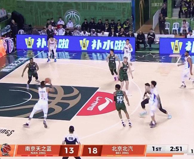 北京2分险胜南京3连胜！赵睿24 4 6率队逆转 周琦10分9板麦基11 9 赵睿三分6中5成关键