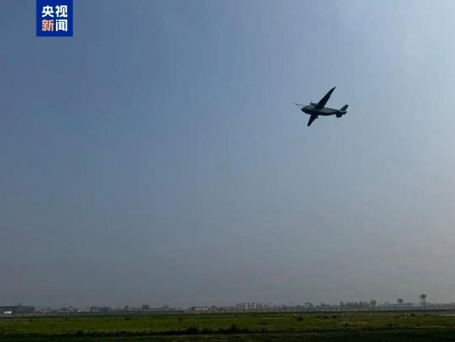 长鹰-8首飞 总师连说7个“非常好”