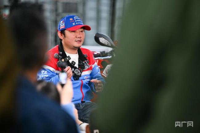 张雪机车一战封神 中国智造闪耀世界赛场