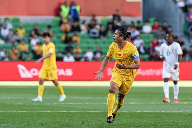 国足0-2喀麦隆 开场9分钟连丢2球 年轻阵容迎战强敌