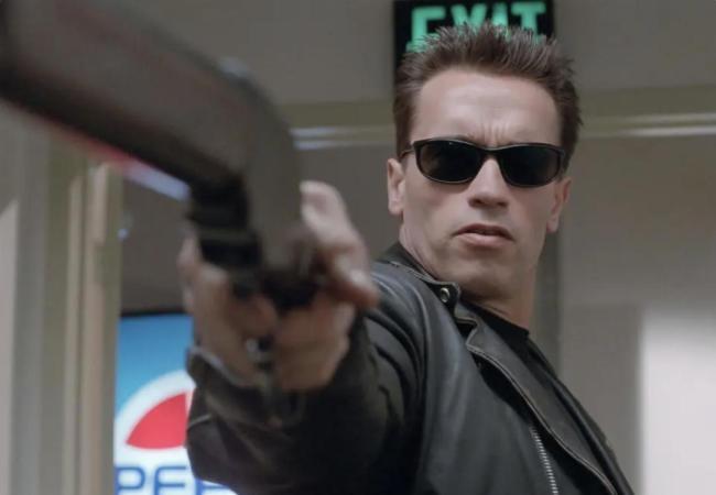 施瓦辛格男儿曾因痴肥被霸凌 父子共战健身挑战