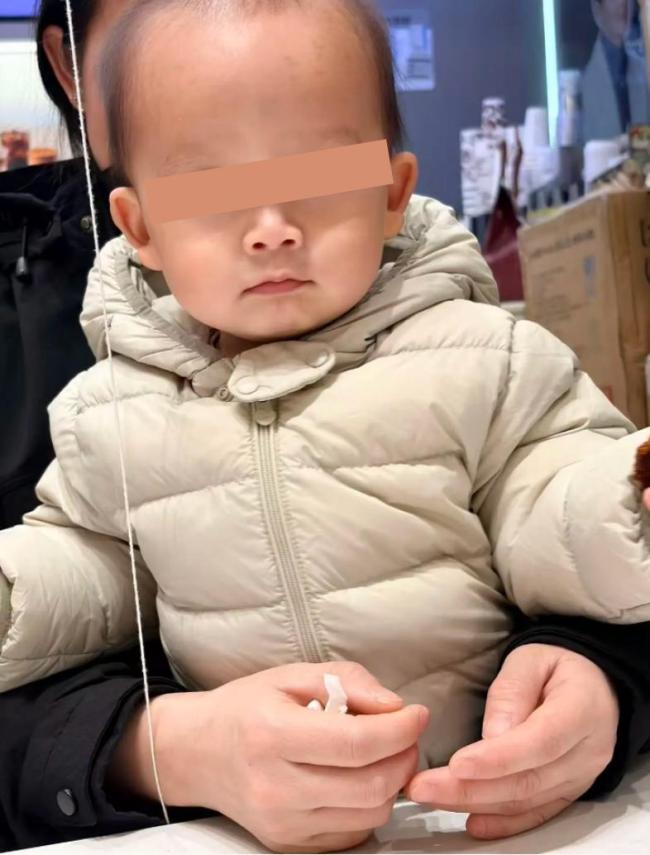 卫健委回应1岁男童输液后抽搐去世 真相亟待查明