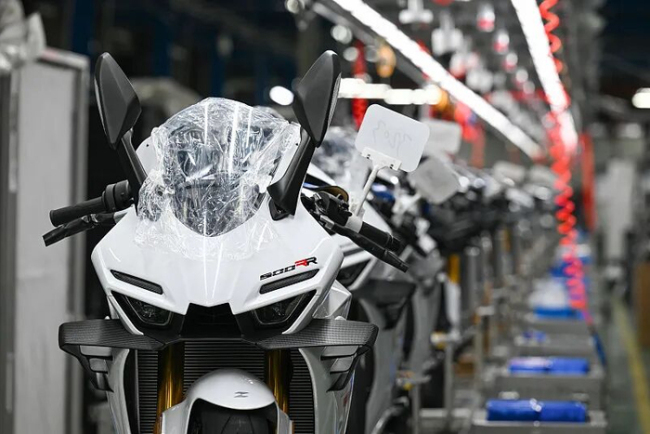 张雪机车爆单了