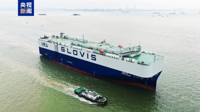 全球首艘！能装一万多辆汽车的运输船今天试航