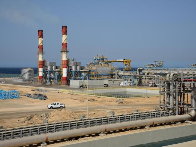 霍尔木兹海峡走不通，海湾产油国各自找“出路”