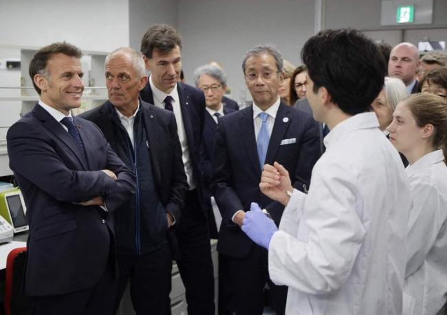 马克龙访问日本