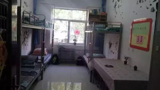 高校宿舍“焕新” 两代人的别样青春