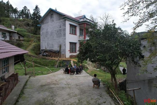 探访张雪湖南麻阳老家 追梦二十年