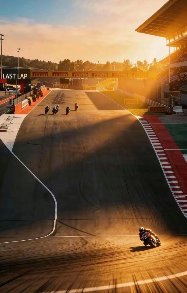 年轻人用“散装应援”支持张雪 草根逆袭梦