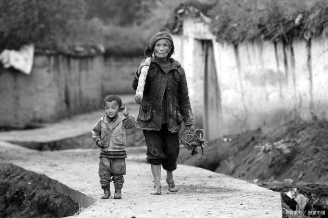 张雪：从辍学到行业领军者的自学之路 梦想与坚持的力量