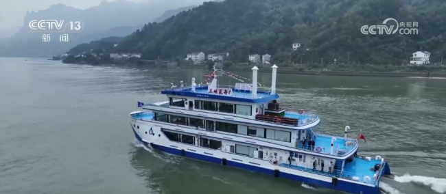 黄金水道扬绿帆 见证航运新画卷