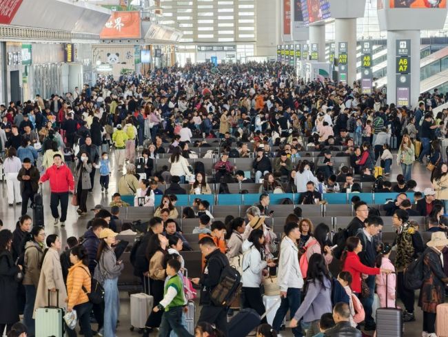 “加长版”春季假期“点燃”春日经济