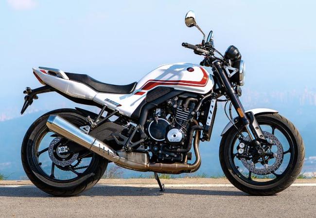 张雪:从辍学到行业领军者的自学之路 梦想与坚持的力量