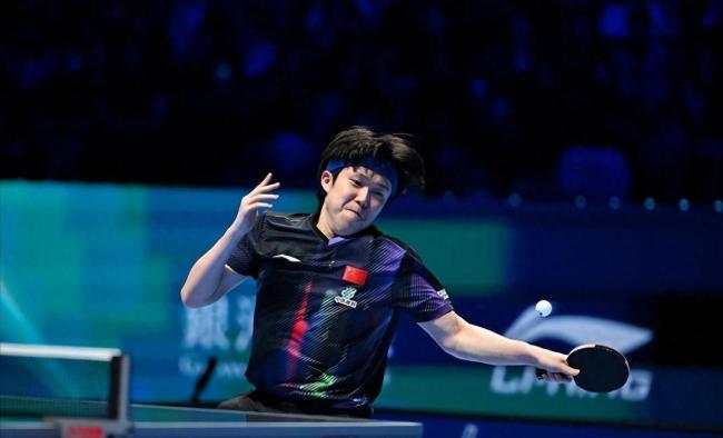 2-7落后丝毫不慌 王楚钦打出9-2强行逆转 将大比分扳平 守住最后希望