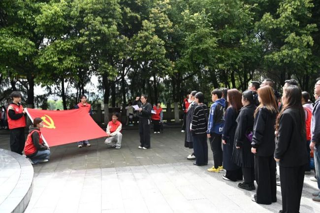 清明致敬永不褪色的忠魂 缅怀英烈赓续血脉