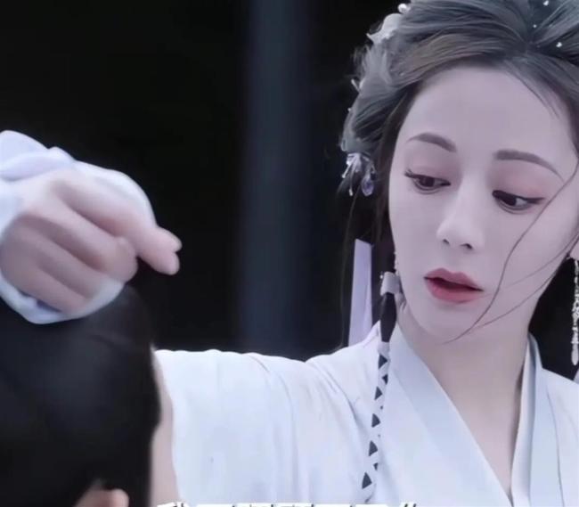 迪丽热巴陈飞宇白天提灯热度涨幅 口碑南北极分化激发烧议