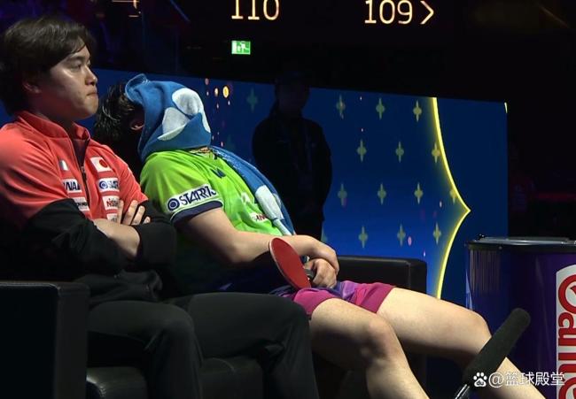 王楚钦夺冠后倒地庆祝 艰难逆转终获第二冠