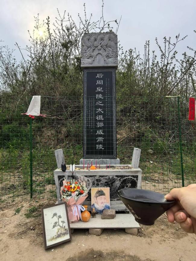 “洛阳上坟指南”火了 历史名人墓前的特殊祭拜